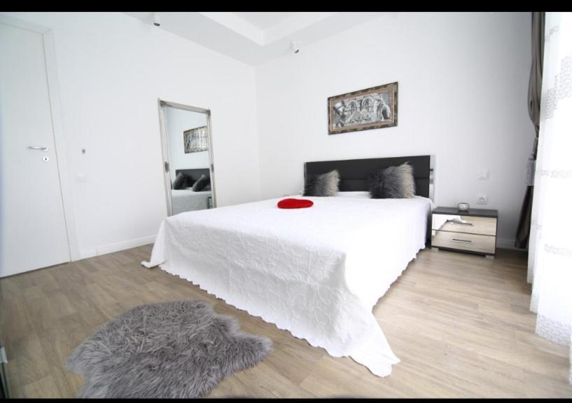 Casa Bella Apartment Stefanestii de Jos Ngoại thất bức ảnh